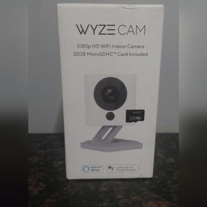 Wyze Cam V2 HD Indoor Camera with MicroSDHC - Gray and White